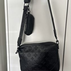 Duo Messenger Bag