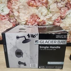 Glacier Bay
Dorind Single-Handle 1-Spray Tub and Shower Faucet 1.8 GPM in Matte Black (Valve Included)