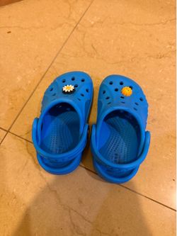 Crocs toddler size c5