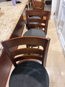 Kitchen island stools