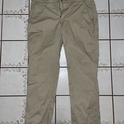 Men’s faded glory khaki Pants 