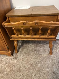 Heirloom Maple End Table