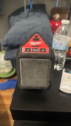 M12 wireless milwaukee speaker (job site)