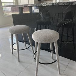 Safavieh Counter Stool Set Of 2 New $250