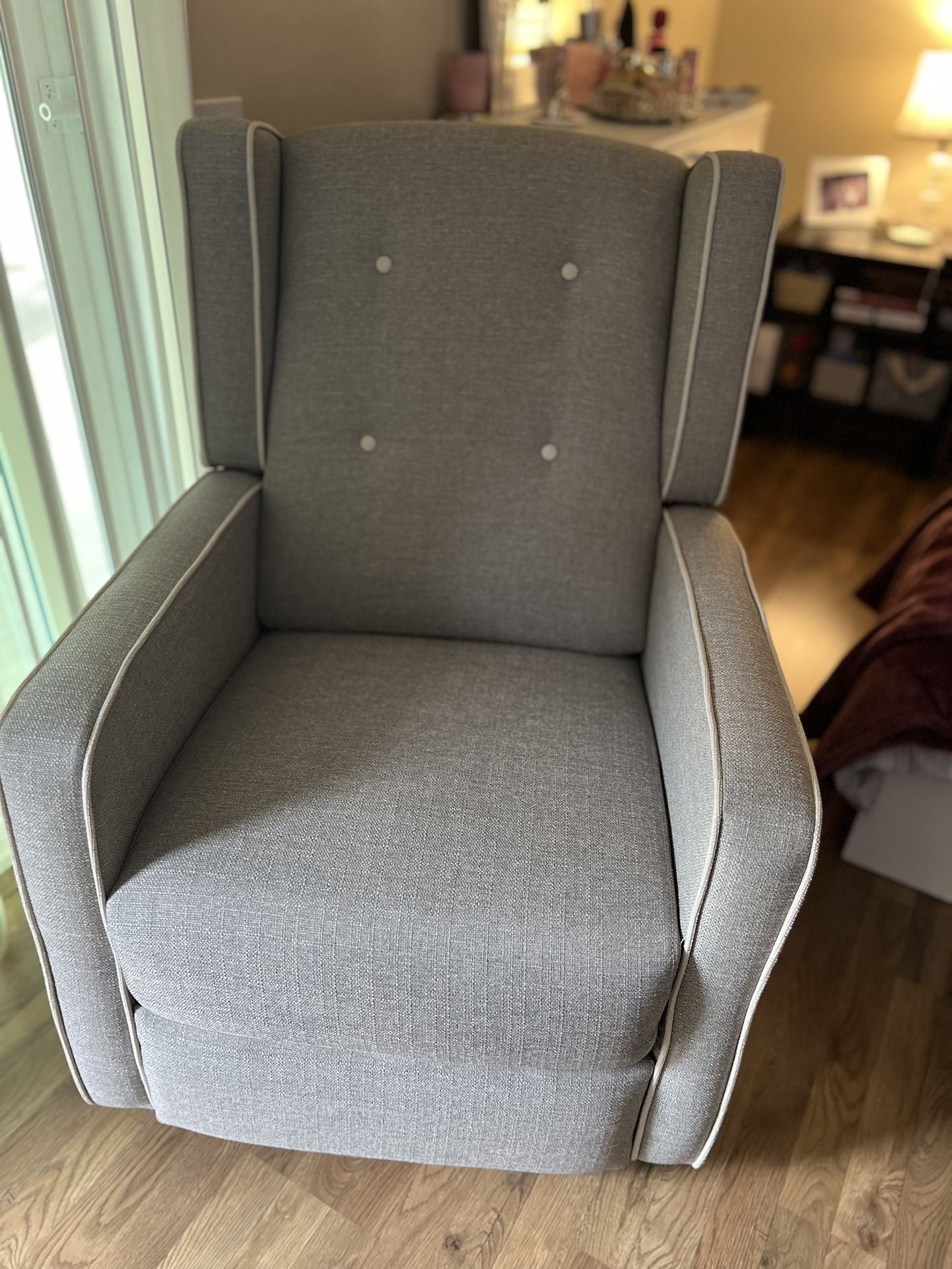 Swivel Rocker Recliner Chair