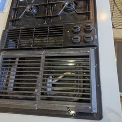Jenn Air gas stove and GE Profile electric oven/microwave