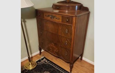 100-year-old bedroom set