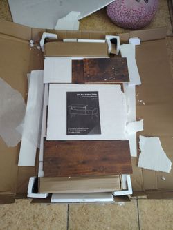 Lift top coffee table