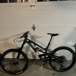 2021 YT Capra 