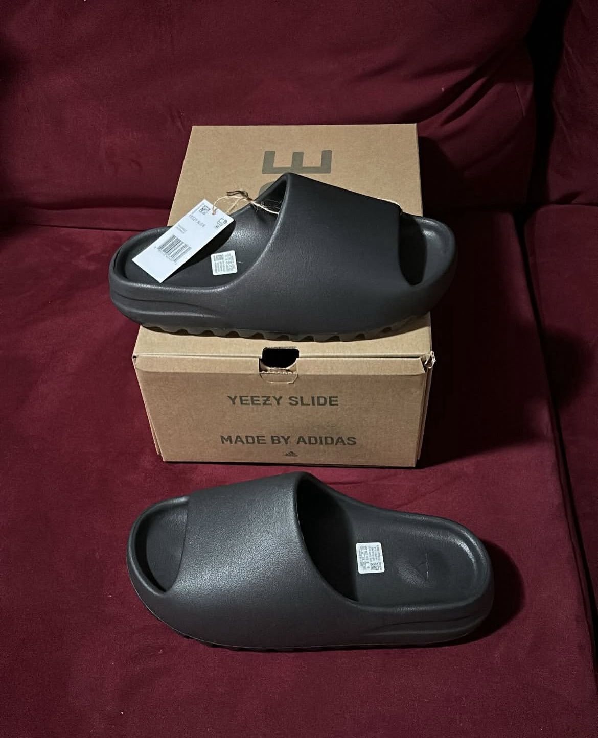 Yeezy Slides Black Only