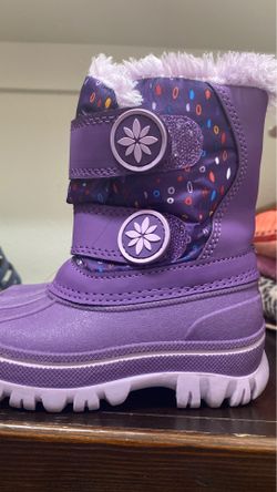 Snow boots