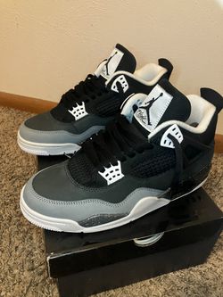 Air Jordan 4  Retro. “Fear 4”  Size 9