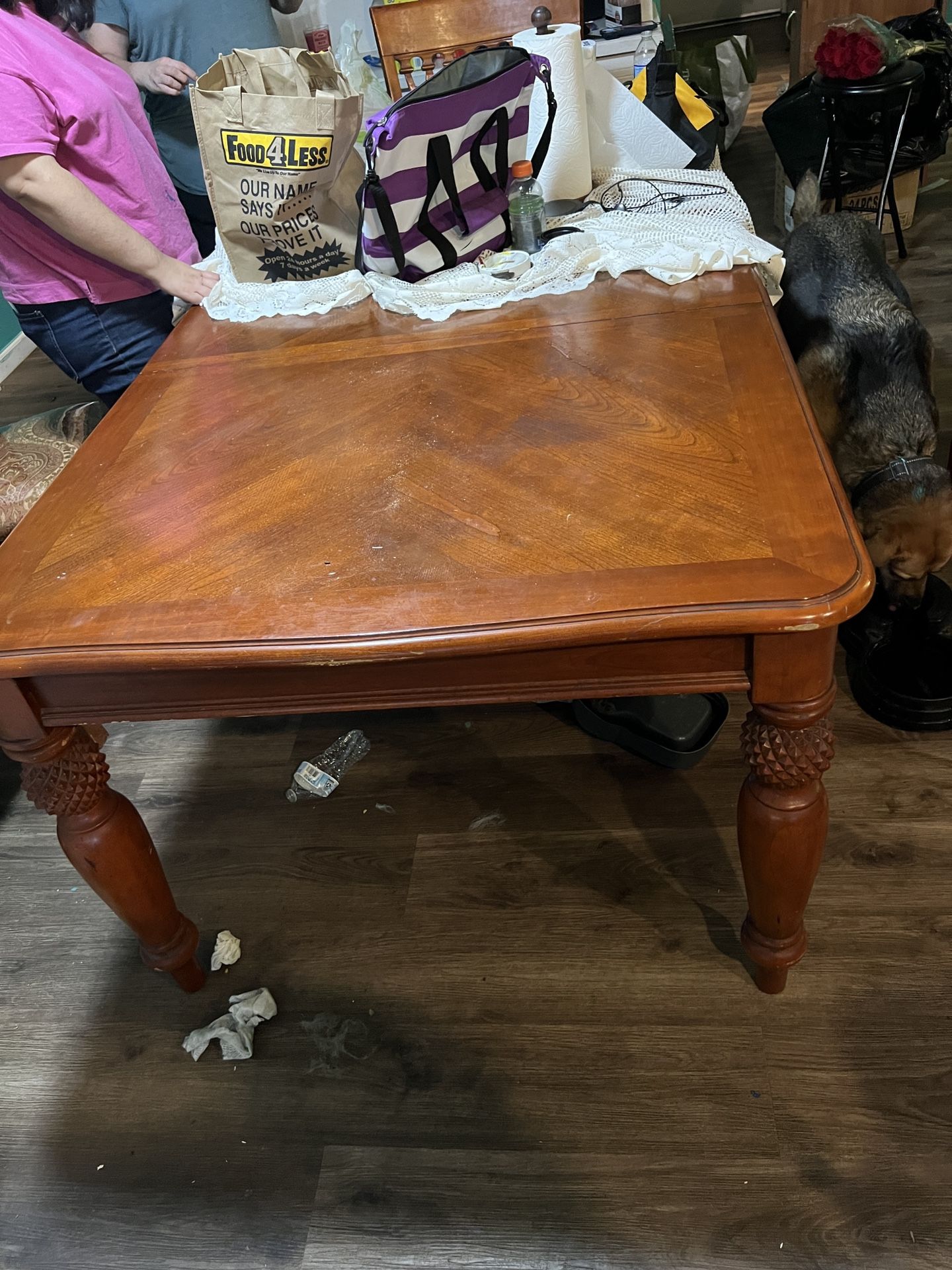 Wooden Table And Chairs [Bueno Bonito Y Barato]