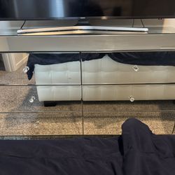 6 Drawer Dresser And 2 Mirror Stained Night Stand Set 