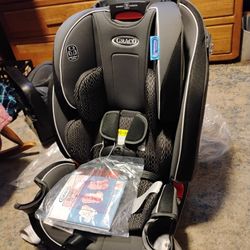 Graco Slim fit 3 In 1 Carseat