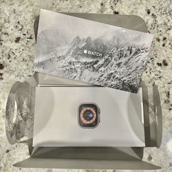 Apple Watch Ultra 49mm Titanium { Black Alpine Loop }