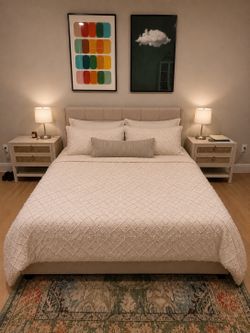Wayfair Bedframe & Queen Size Mattress