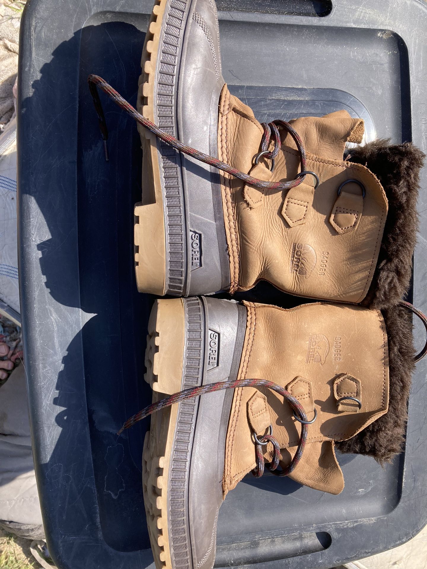 Women’s Snow Boots Sorel And Rugged Exposure 