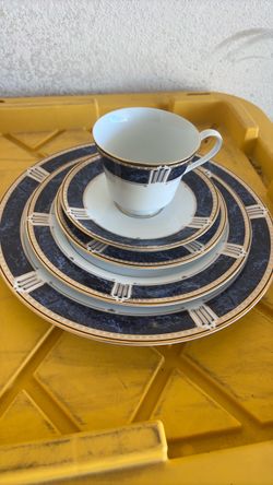 Fine China Dinnerware Place Setting 5-Piece