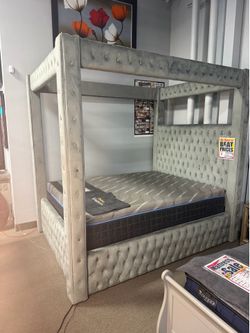 Gorgeous canopy bed! 🚚💙😊