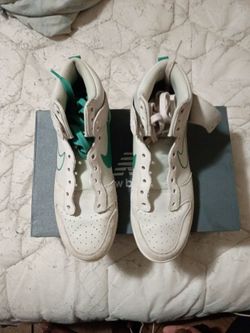 Nike Low-Top Sneakers White Green Swoosh-Size 13