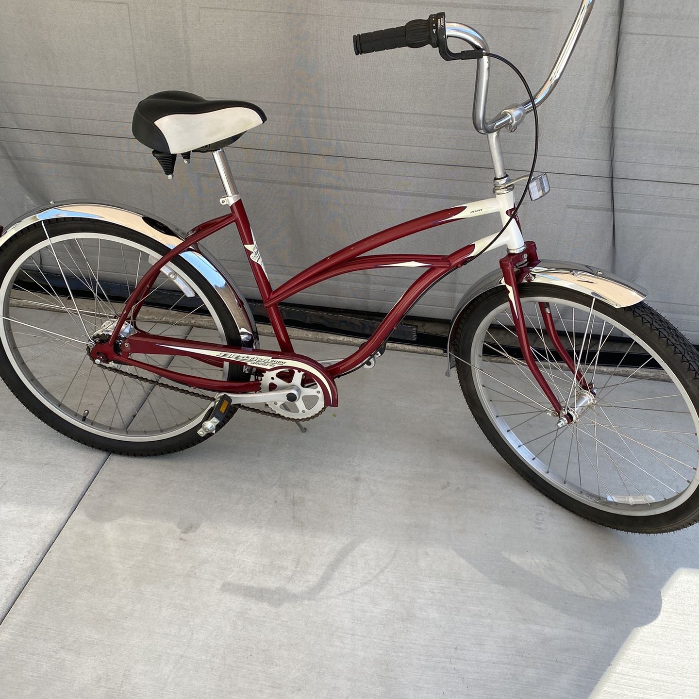 electra deluxe bicycle Electra Deluxe Beach Cruiser Bicycle for Sale in Los Angeles, CA