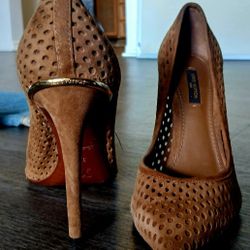 GORGEOUS LOUIS VUITTON HEELS 👠 