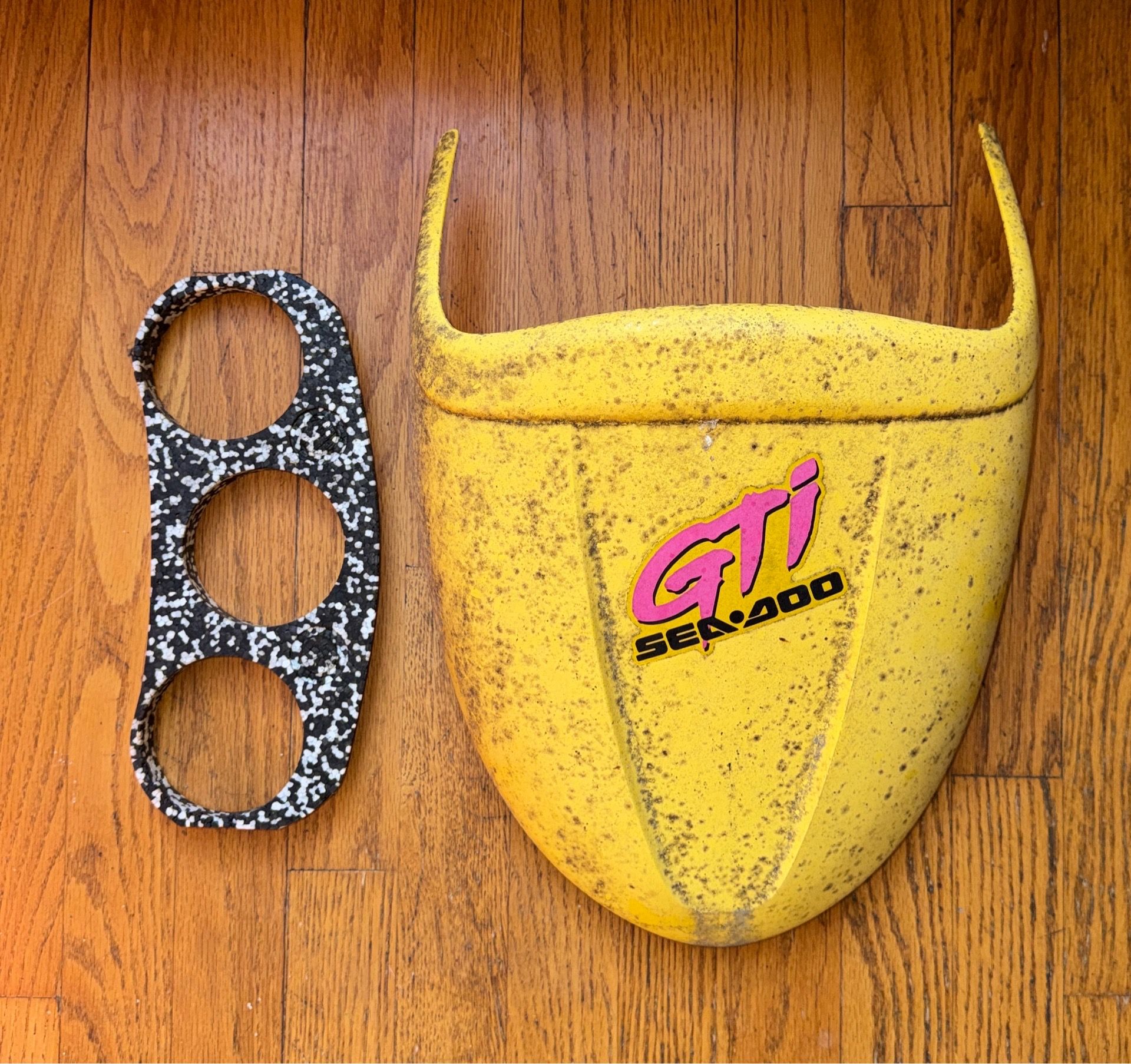 Genuine OEM 97 Seadoo GTI Gauge Deflector Gauges Cover Lid Yellow (contact info removed)48
