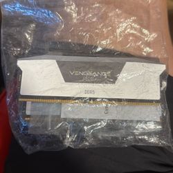 DDR5 32gb Ram.