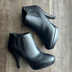 Getcho Lick Back Heels 💅🏾 Size 7 — 4 Inches 