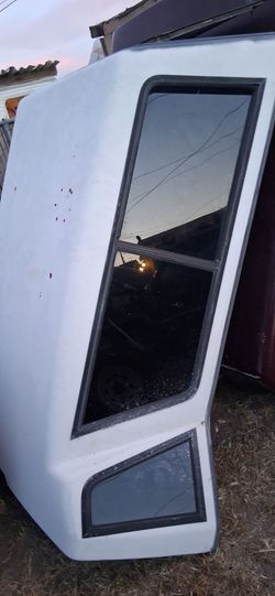 Hard to find chevy gmc bed topper