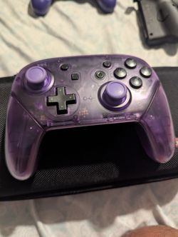 Nintendo Switch Pro Controller Atomic Purple