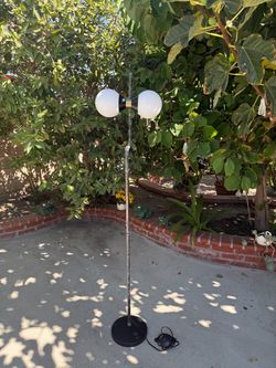 Black color modern floor lamp for living room
