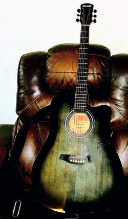 Acoustic Guitar Donner With Gig Bag And Accessories 