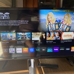 Tv Vizio Tv 32 Inches Smart Tv Vizio Smart Tv With Remote LED Tv MAKE AN OFFER!