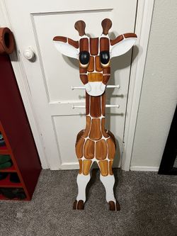 Giraffe Accesory Holder