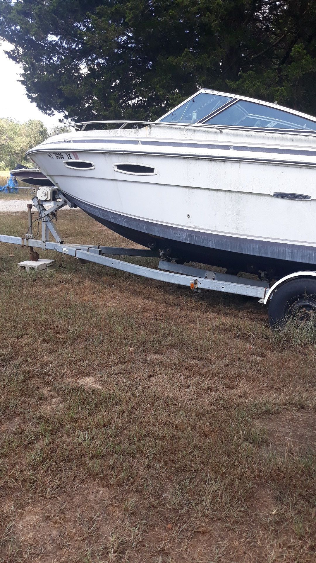 26 foot boat with cabin and trailer