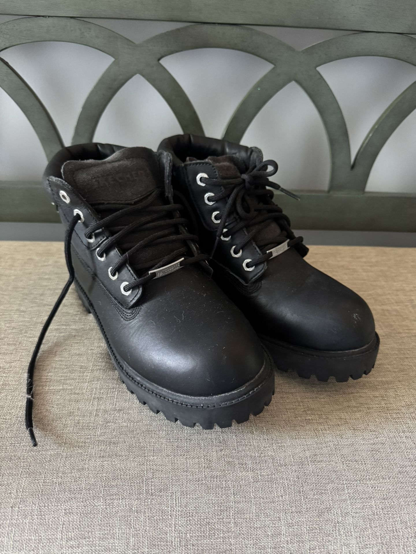 Sketchers Men’s Leather Boots