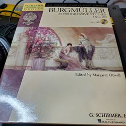 Burgmuller -25 Progressive Studies, Opus 100 Book+CD Johann Friedrich Burgmuller
No Markings, in like new condition 