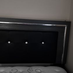 Full Size Bedroom Set (No Mattress Included)