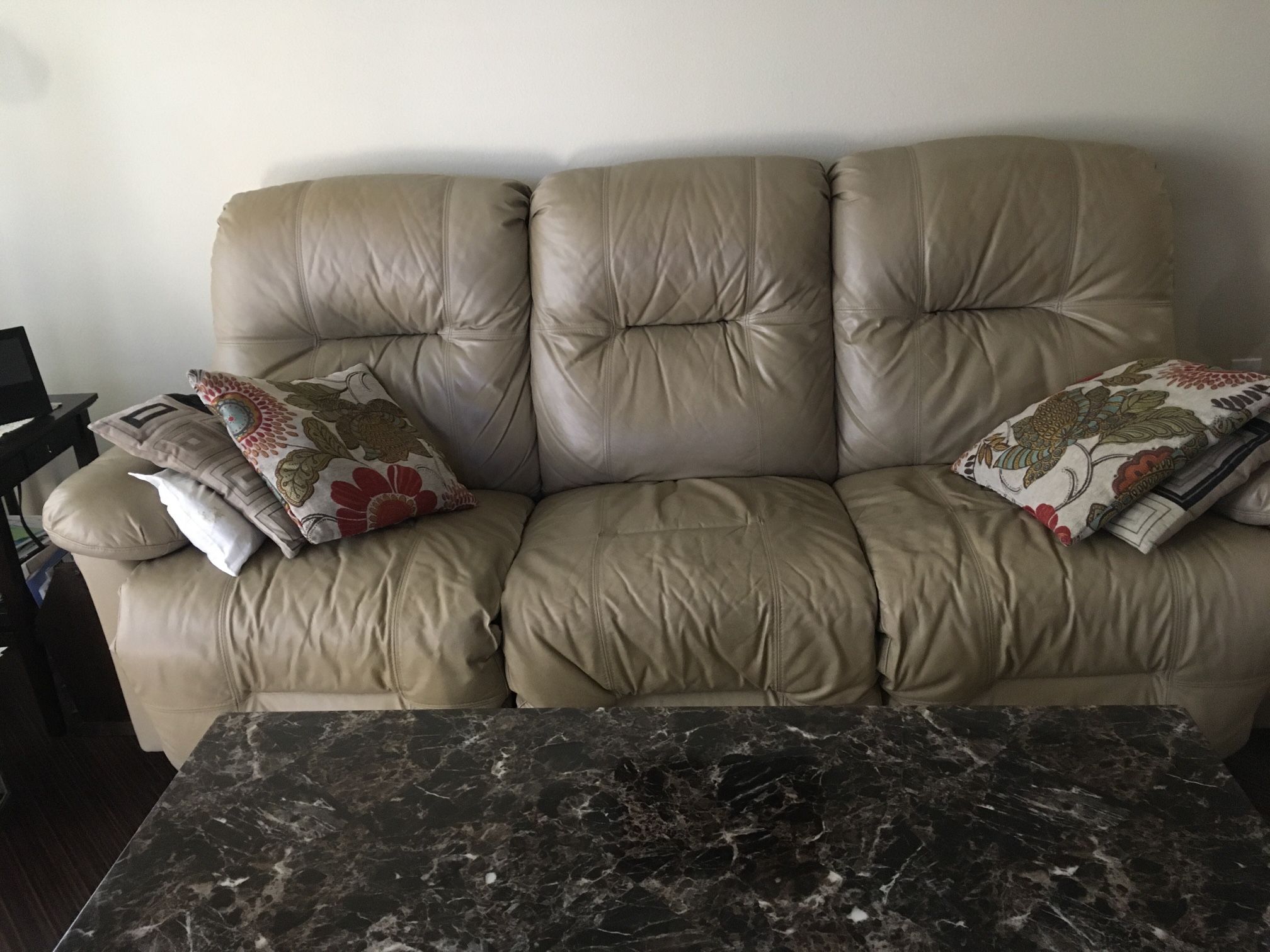 Leather Sofa And Loveseat And kitchen Table