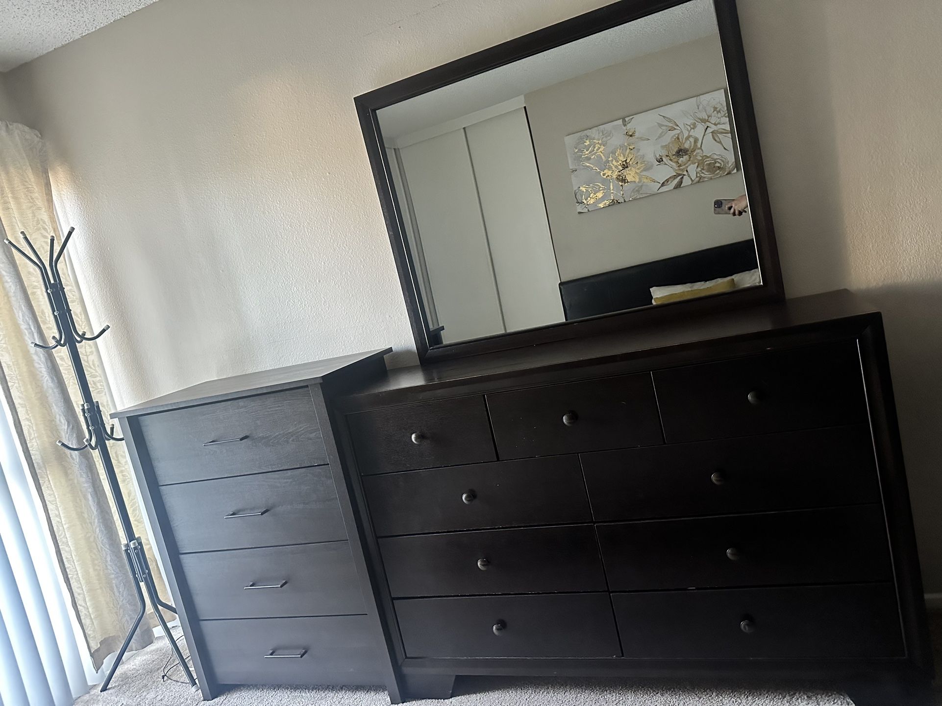 Queen Bedroom Furniture Set