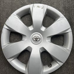 OEM Toyota Camry 16” Hubcaps (Set of 2) - Silver - 2007-2011
