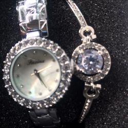 Women Watch Clastle Styilfts & Bracelets 2 Pc Brand New Never Open
