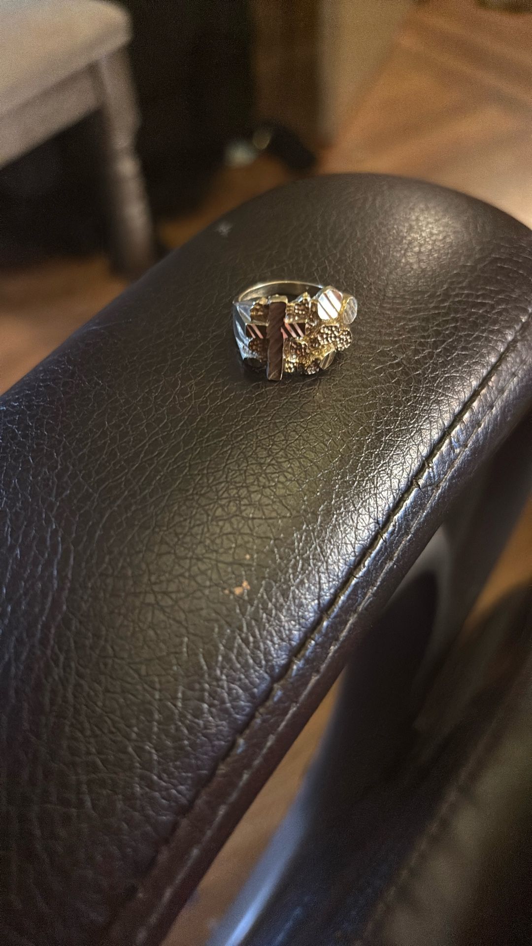 10 Kraft Gold Nugget Ring With Cross 5.36 Grams