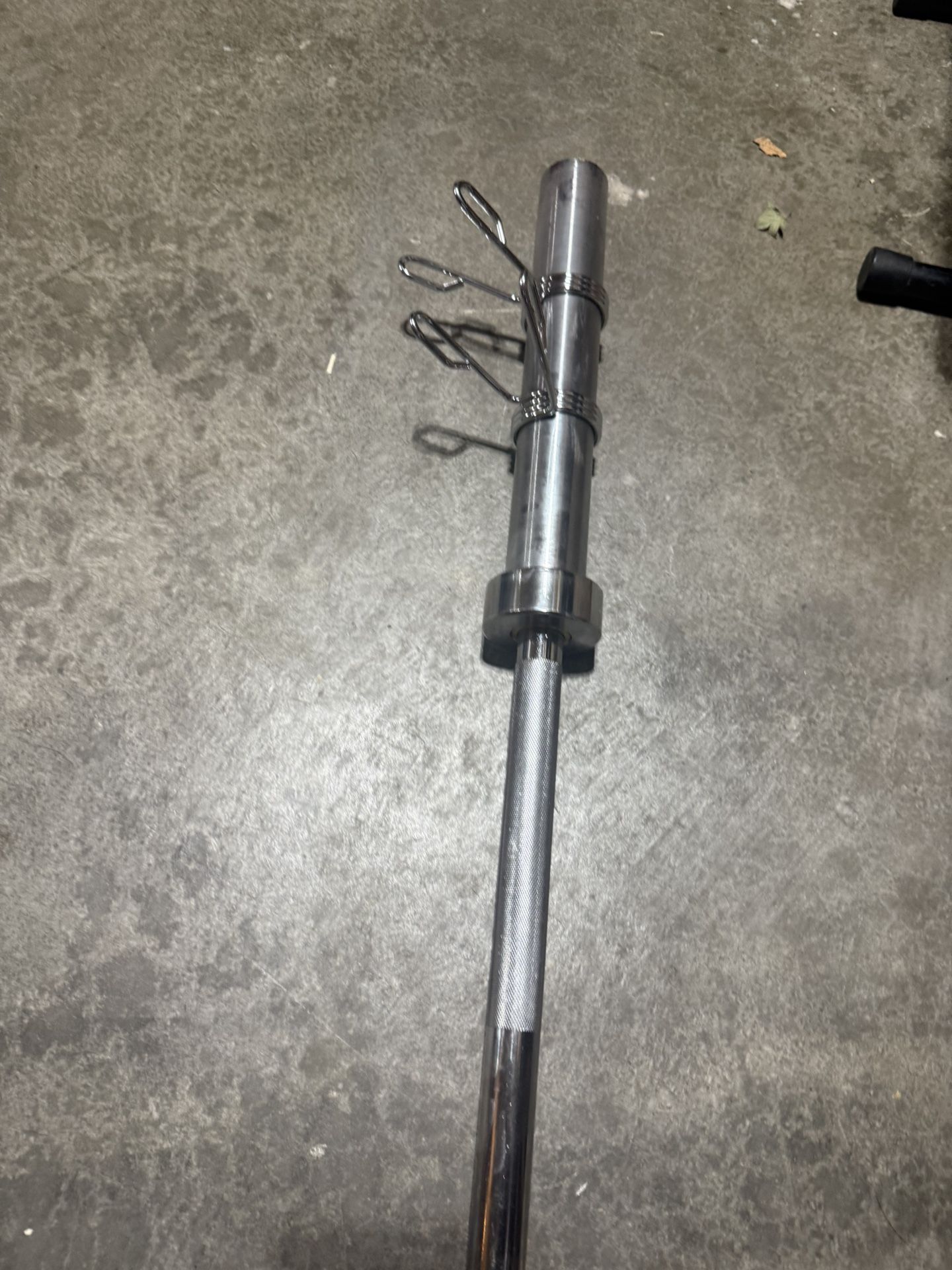 700 Pound 6 Foot Olympic Weights Barbell