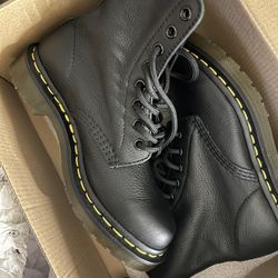 Dr. Martens 