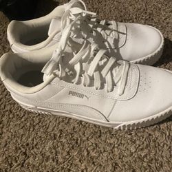 Like New Women Pumas Size 10