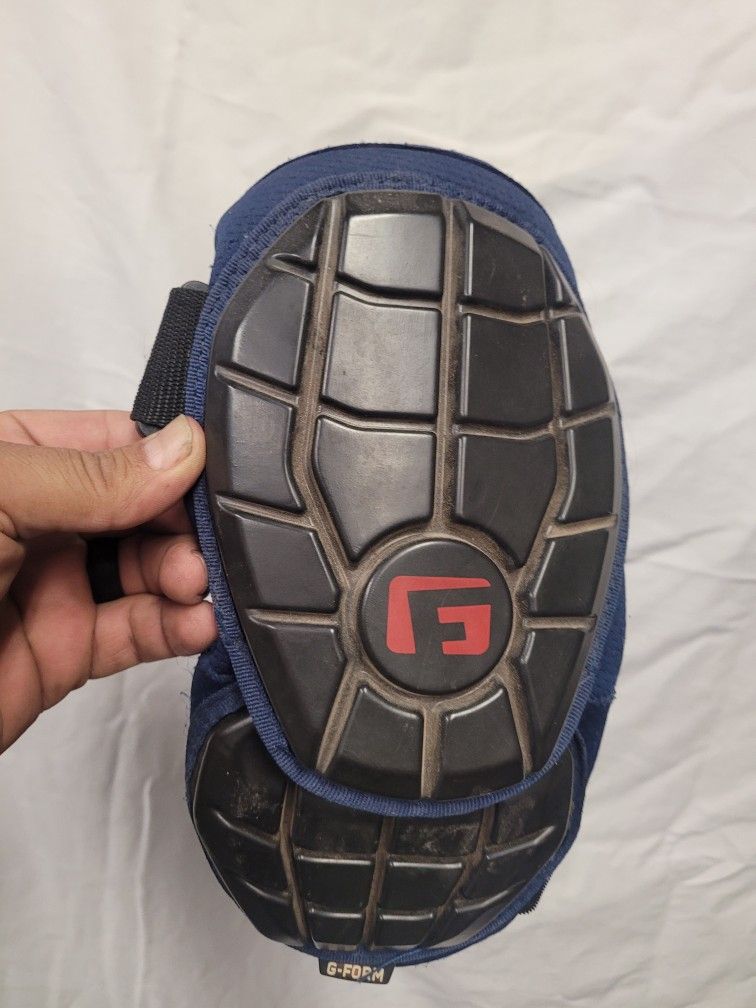 G FORM ELBOW GUARD