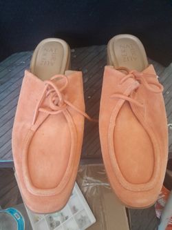 Natrulizer Suede Orange Clogs Size 7.5M